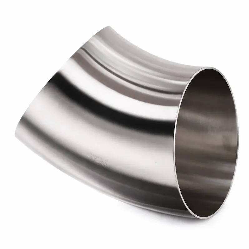 Codo de 45 grados de acero inoxidable pulido para tuberías industriales, diseñado para conducción de fluidos con alta resistencia y acabado sanitario