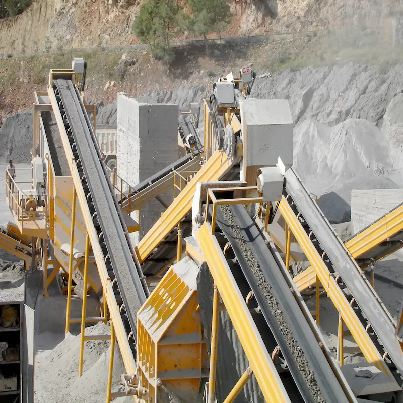 Faja transportadora de caucho EP utilizada en minería para transporte de mineral