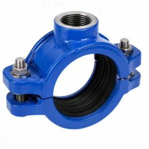 Abrazadera de fierro dúctil para toma con salida roscada, acabado azul anticorrosivo y pernos de ajuste para conexiones en tuberías industriales y redes de agua.