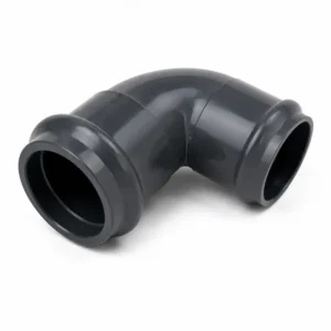 Codo PVC UF 90° para sistemas de alcantarillado y drenaje, fabricado en PVC de alta resistencia con unión flexible (UF), diseñado para cambios de dirección de 90 grados en redes sanitarias y pluviales, ofreciendo excelente hermeticidad, resistencia a la corrosión y larga vida útil en aplicaciones de infraestructura y construcción.