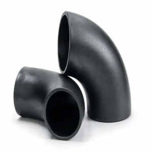 Codo de 90° de acero al carbón para sistemas de tuberías industriales, fabricado con alta resistencia mecánica y excelente soldabilidad, diseñado para cambios de dirección en la conducción de fluidos, gases, vapor y aplicaciones de alta presión en minería, construcción e industria.