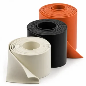 Empaquetadura antideslizante tipo estriado de caucho industrial color negro, diseñada con superficie texturizada de alta adherencia para reducir deslizamientos y mejorar la seguridad en pisos, rampas y zonas de alto tránsito industrial.