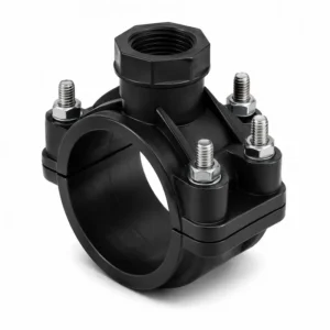Abrazadera HDPE con salida roscada fabricada en polietileno de alta densidad, con pernos metálicos reforzados para conexiones en tuberías hidráulicas y sistemas de agua a presión.