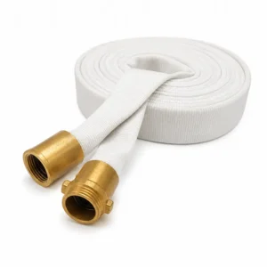 Manga PVC blanca con accesorio de latón para conducción de agua, riego agrícola, sistemas de bombeo y aplicaciones industriales de alta resistencia.