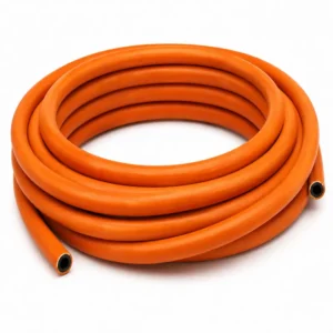 Manguera de gas 300 PSI fabricada en caucho reforzado de alta resistencia para conducción segura de GLP, propano y gases industriales en aplicaciones comerciales e industriales.