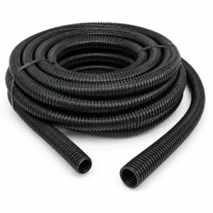 Manguera pasacable corrugada cerrada de PVC, ideal para protección y conducción de cables eléctricos, telecomunicaciones y sistemas industriales en instalaciones interiores y exteriores.