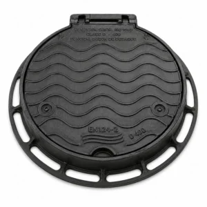 Marco y tapa estándar para cámara D400 fabricados en hierro dúctil de alta resistencia, diseñados para cámaras de inspección, redes de alcantarillado y sistemas de agua potable, con capacidad para soportar tráfico pesado, alta durabilidad y excelente resistencia a la corrosión y al desgaste.