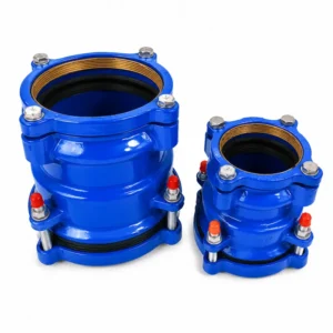 Unión acerrojada para HDPE y PVC diseñada para conectar y anclar tuberías de forma segura en redes de agua potable, riego e infraestructura hidráulica